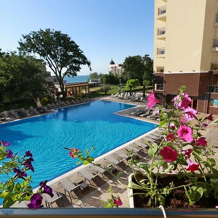 3- In Golden Line * Goudstrand