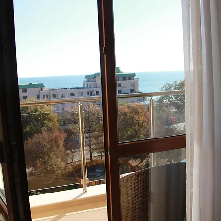 3- In Golden Line * Goudstrand