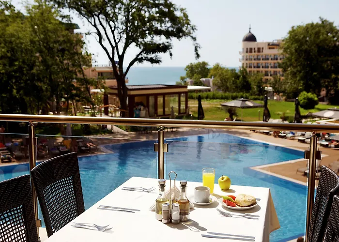 3- In Golden Line Golden Sands