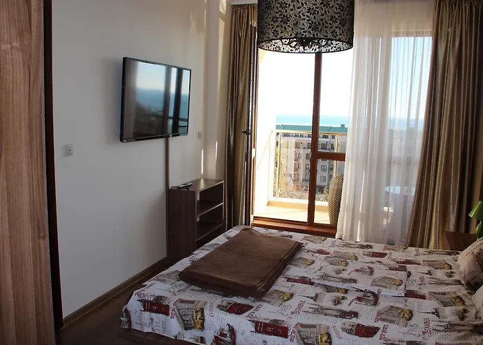 3- In Golden Line Lägenhet