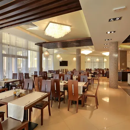 3- In Golden Line Apartment