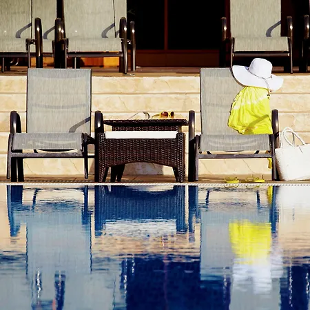 3- In Golden Line Golden Sands