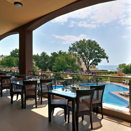 3- In Golden Line Apartment Golden Sands