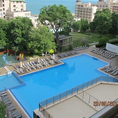 3- In Golden Line Apartment Golden Sands